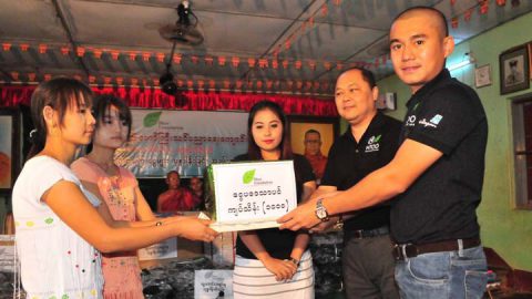 Donation to Satphutaung Monastic School at Kyaik Hto Mon State